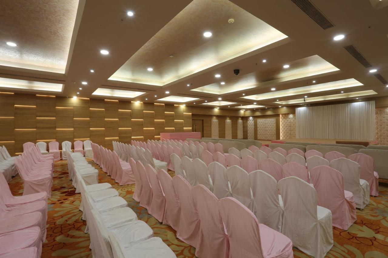 Ymca International Centre Hotel Ahmadábád Kültér fotó