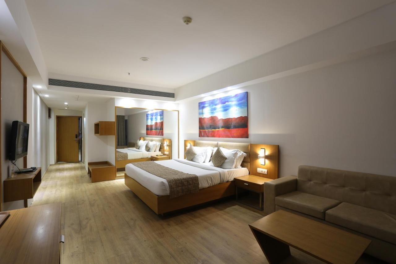 Ymca International Centre Hotel Ahmadábád Kültér fotó