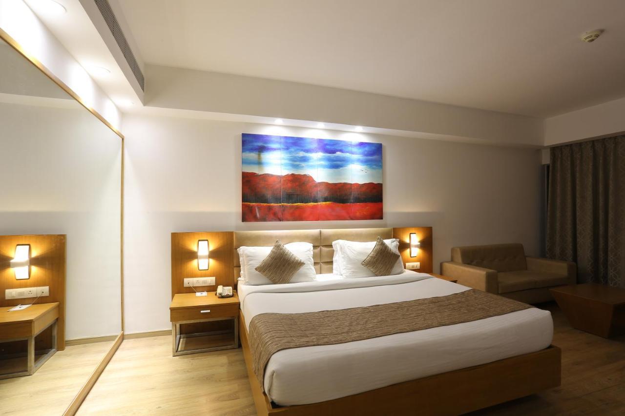 Ymca International Centre Hotel Ahmadábád Kültér fotó